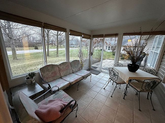 Image of 750 Walnut Rdg W #750