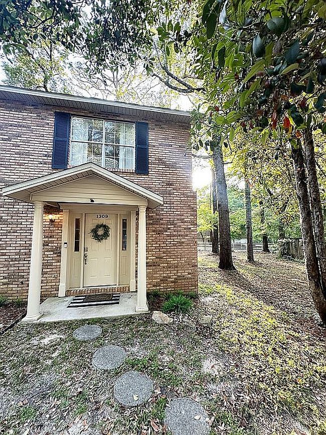 Preview of property located at 1309 Foxborough Dr