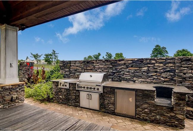 Image of 1042 Rockford Rd