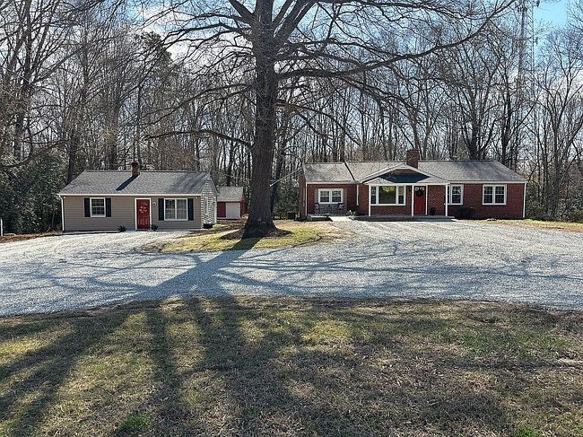 Image of 500 Sharon Rd