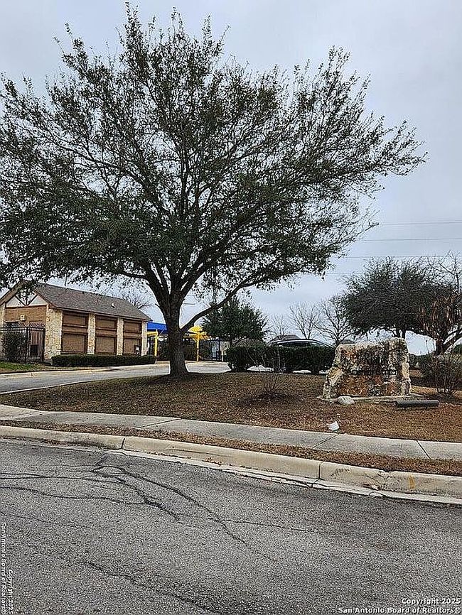 Photo of 716 Hollow Rdg, Schertz, TX