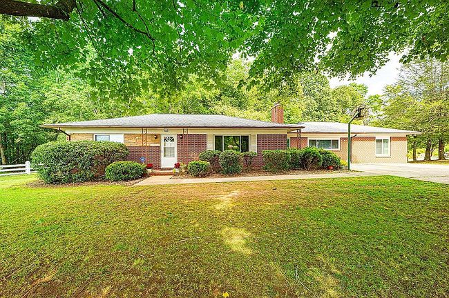 Photo of 2089 Connelly Springs Rd