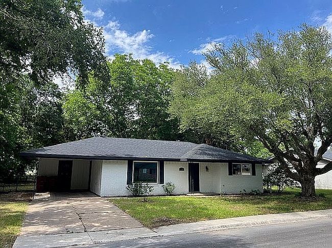 Preview of property located at 104 W Short St