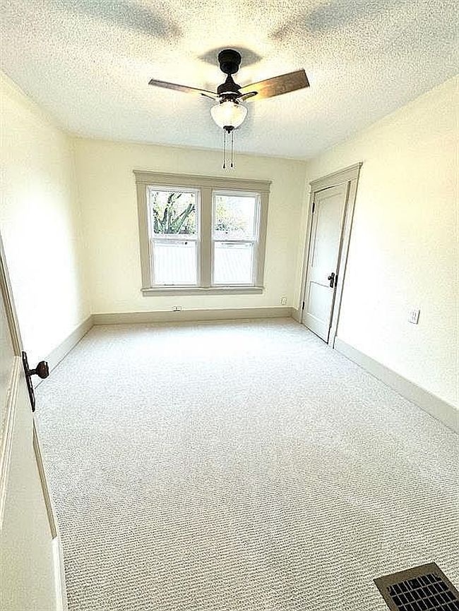 Image of 407 N Walnut St