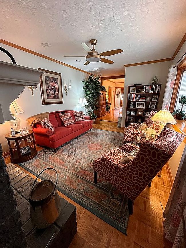 Photo of 2421 E 51st St, Davenport, IA