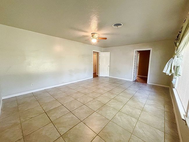 Photo of 215 S Brooks St, Mexia, TX