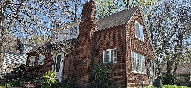 Photo of 701 1/2 Illinois St, Lawrence, KS