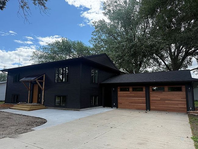 Photo of 100 Edgewood Dr