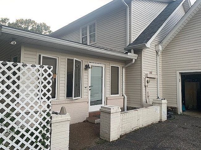 Image of 13 Forked Oak Ln