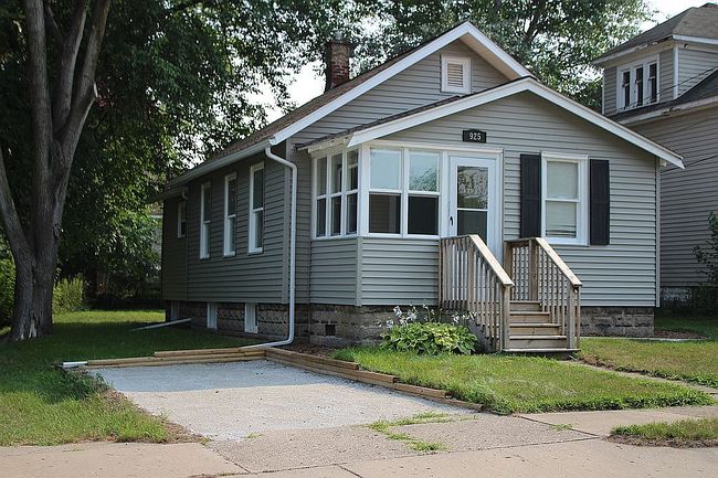 Photo of 925 Windsor Ave, Muskegon, MI