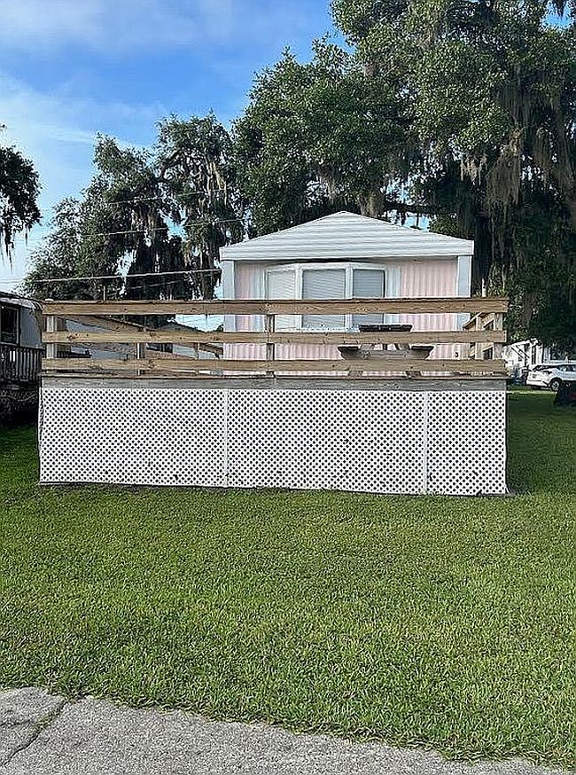 Photo of 18975 E Highway 40, Silver Springs, FL