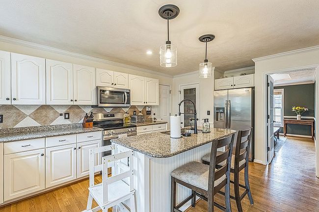 Image of 27 Arlington Dr