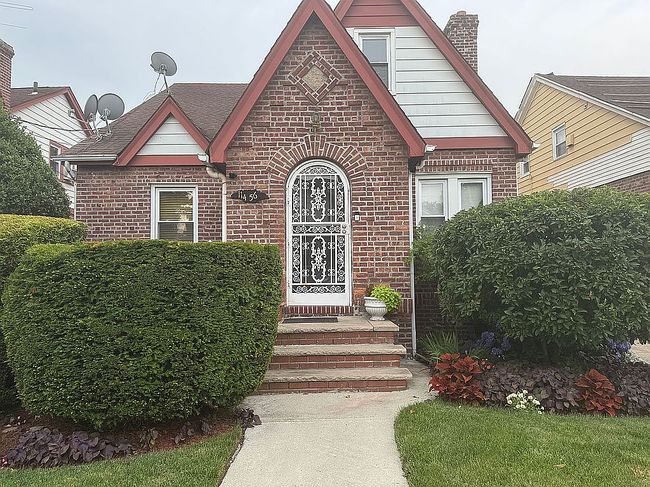 Photo of 11456 205th St, Jamaica, NY