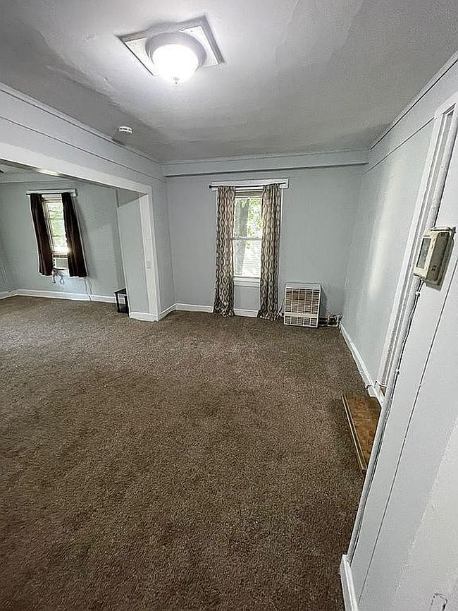 Image of 216-218 Robbins Ave