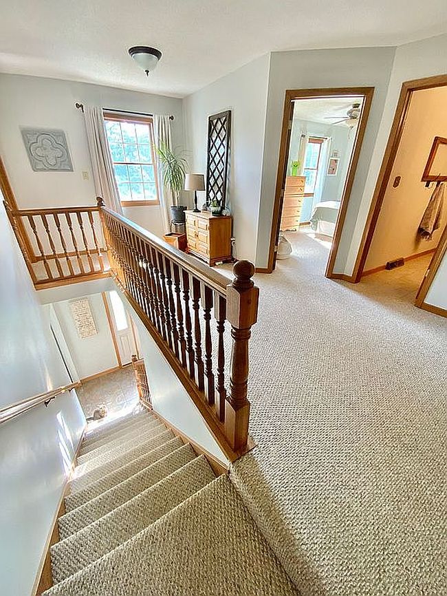 Photo of 1120 Pickwick Dr, Rochelle, IL