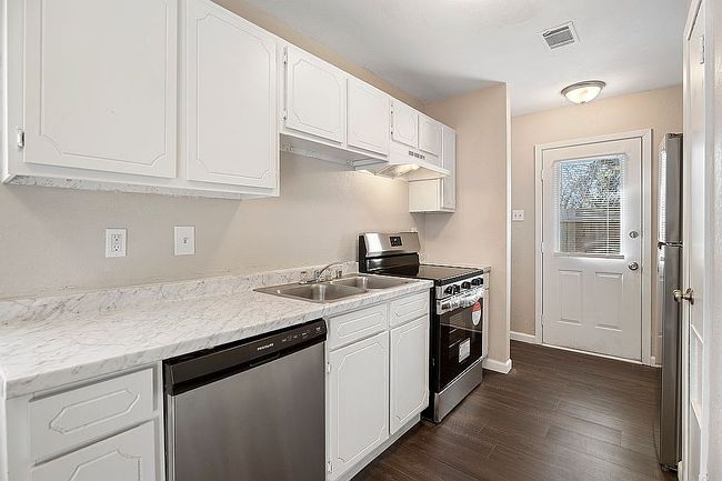 Image of 3303 Barrett Cir
