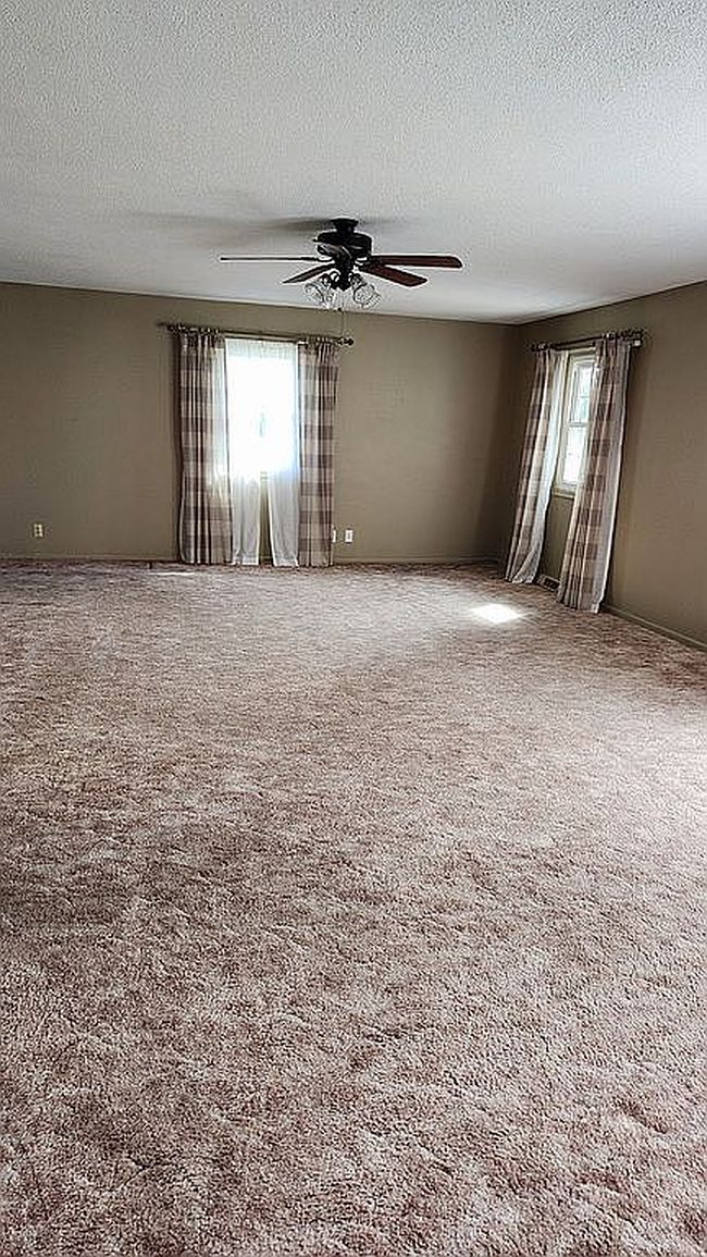 Image of 1702 Vista Dr