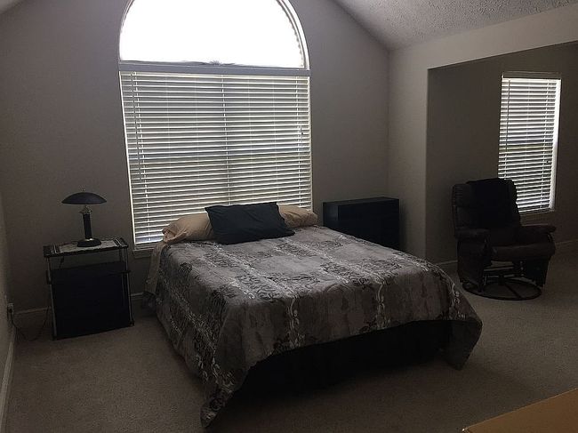 Image of 5798 S Meadowbrook Ave