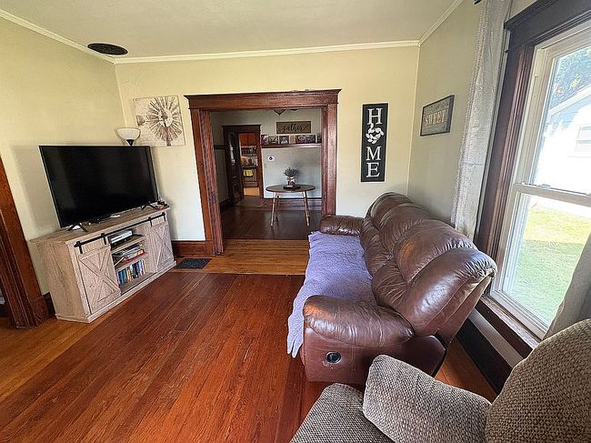 Photo of 410 E Main St, Fredericksburg, IA
