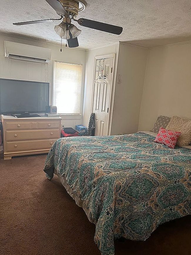 Photo of 10428 Maryus Rd, Hayes, VA