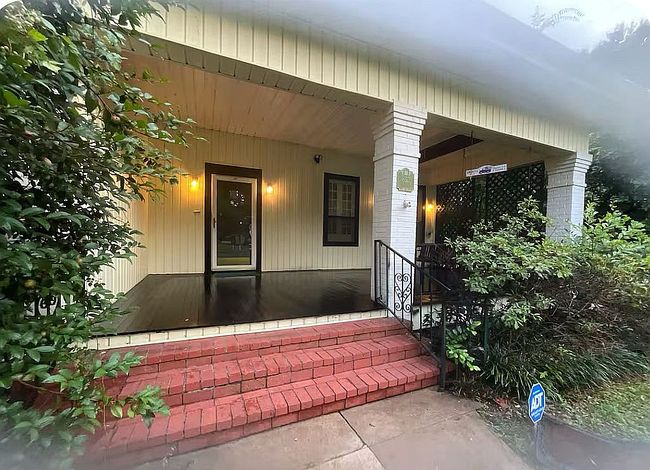 Image of 857 Prospect St