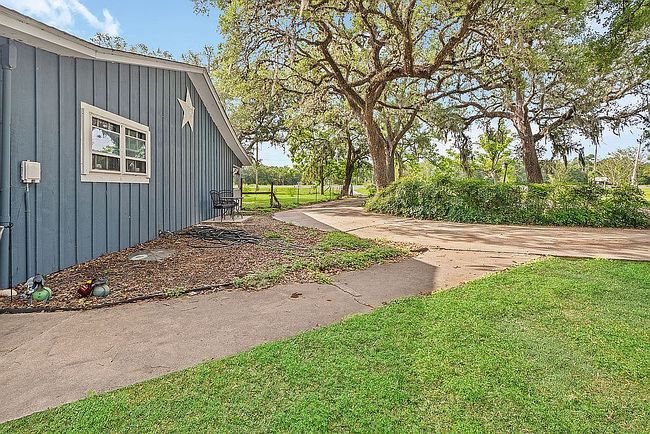 Photo of 18792 Highway 35, Sweeny, TX