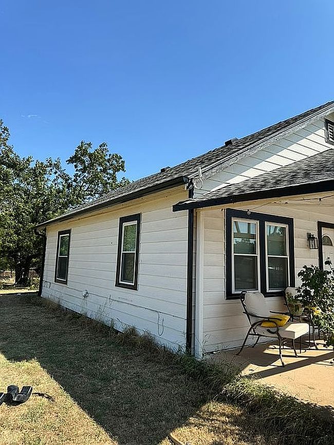 Image of 100 E Lone Chimney Rd