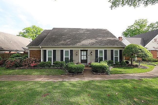 Photo of 1916 Wicklow Way, Germantown, TN