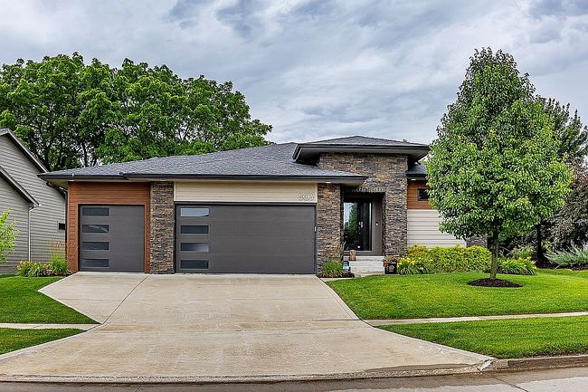 Photo of 803 S 93rd St, West Des Moines, IA