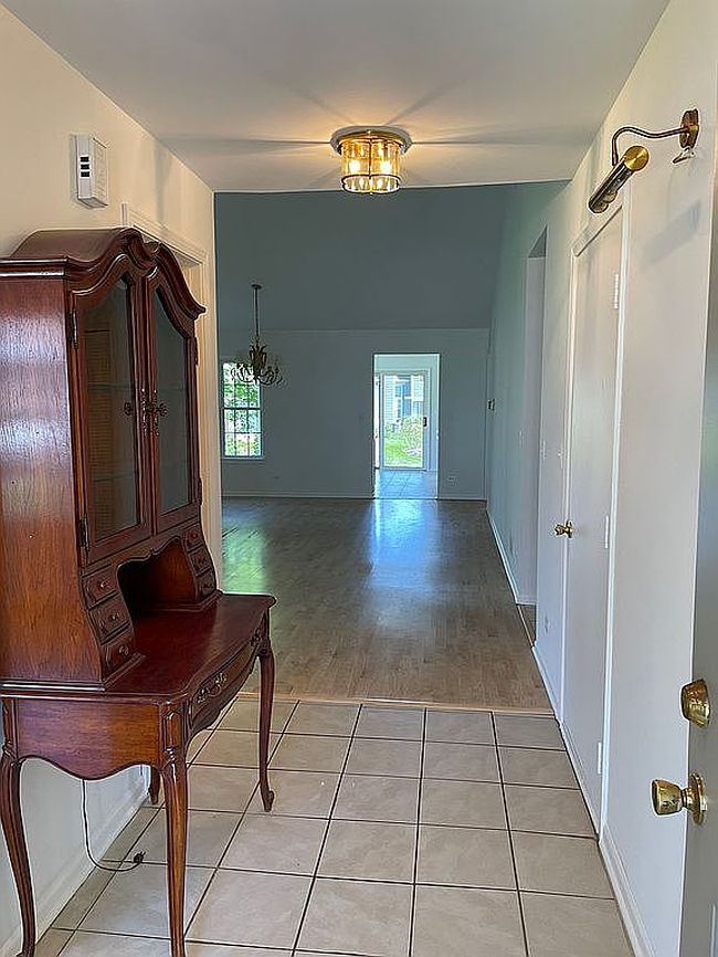 Additional photo 4 of property located at 611 Kingsbridge Dr