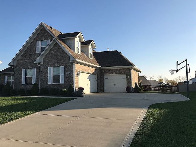 Photo of 1033 Red Oak Dr, Plainfield, IN