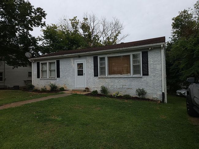 Photo of 613 W End Cir