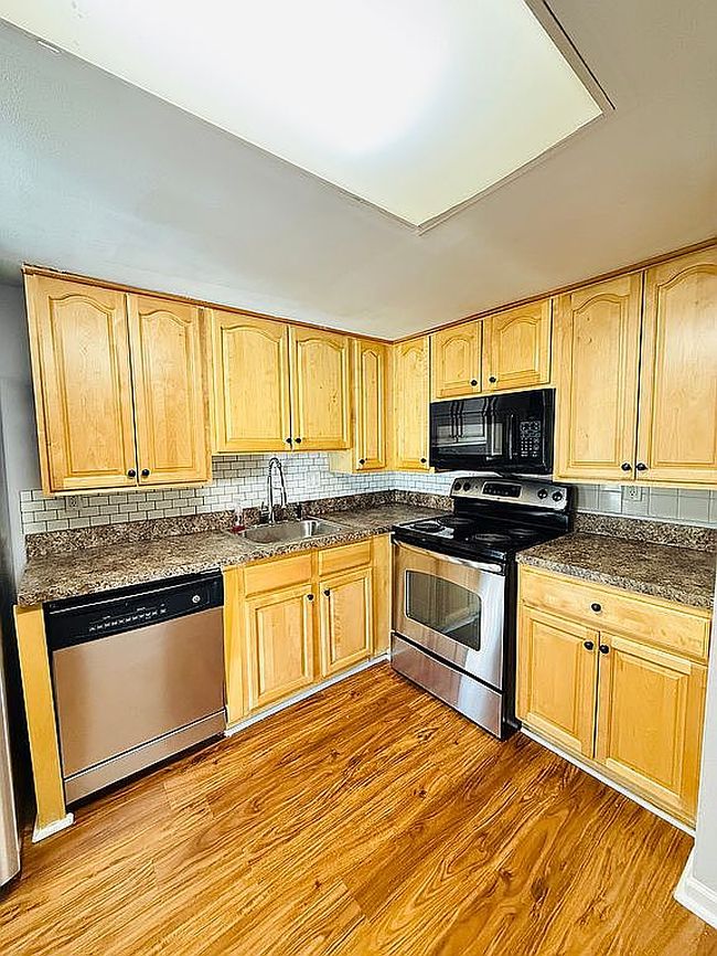 Photo of 7639 Dolonita Dr, Tampa, FL