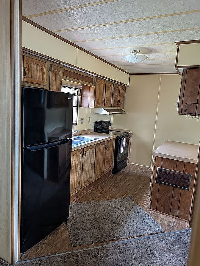 Photo of 156 Applewood Ct, Davison, MI