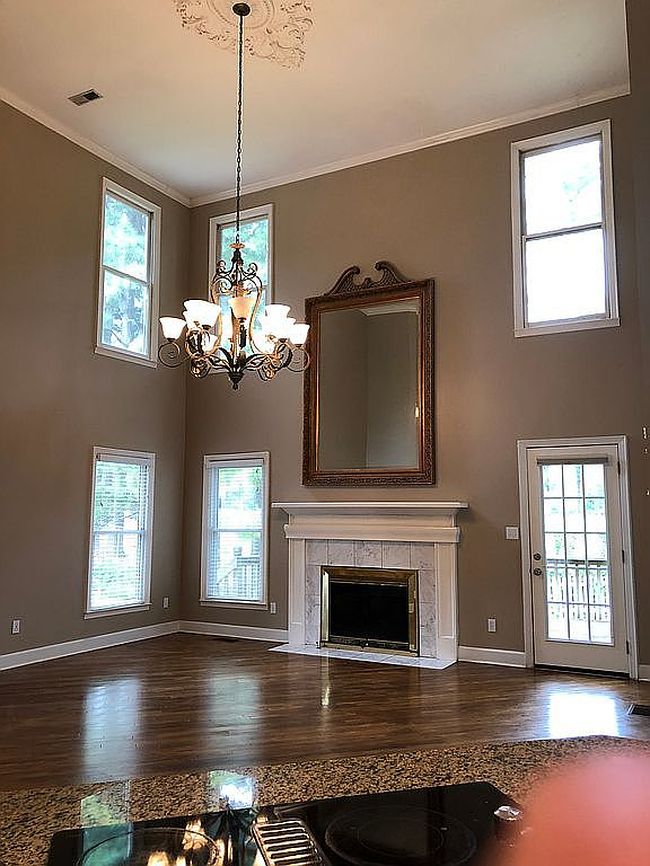 Image of 1659 Country Club Dr
