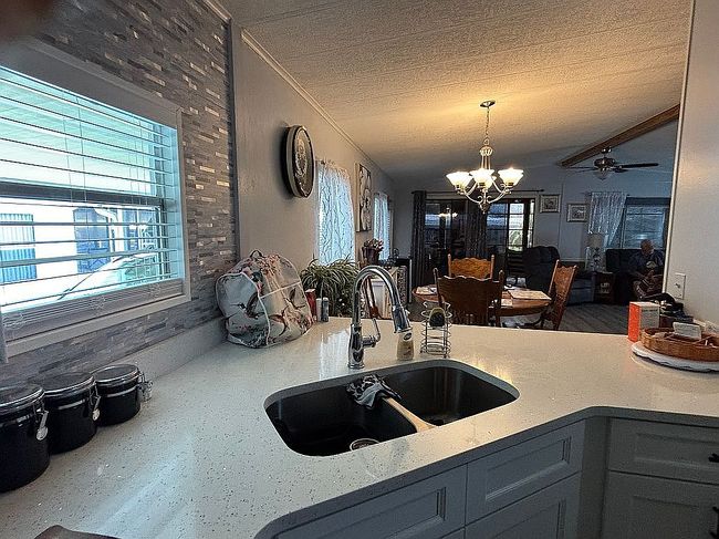 Image of 431 Day Lily St
