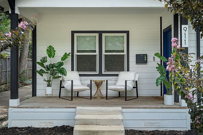 Photo of 911 Turner Ave, Dallas, TX