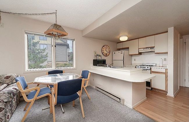 Image of 274 Lake Dr