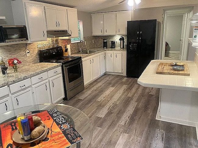 Image of 466 Drake Acres Rd