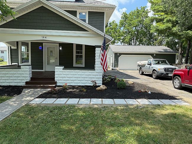 Photo of 164 S Mound St, Bluffton, OH