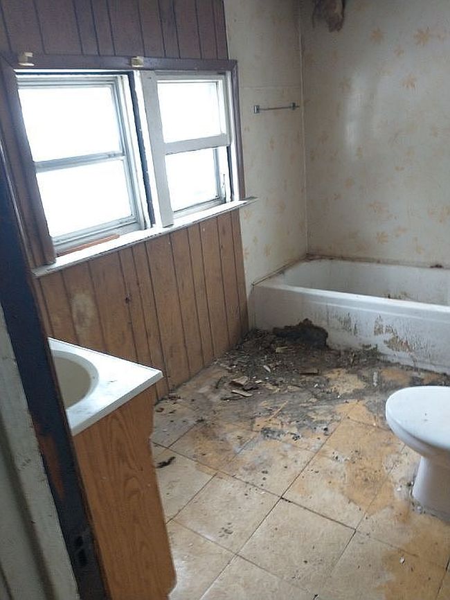 Photo of 902 E Stewart Ave, Flint, MI