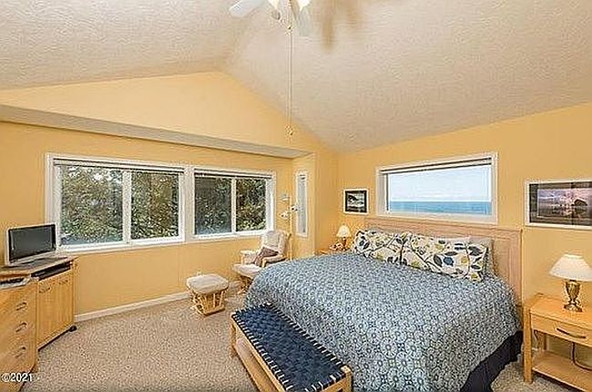 Photo of 1113 S Highway 101 #9, Depoe Bay, OR