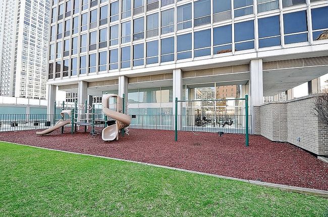 Photo of 330 W Diversey Pkwy Apt 1508, Chicago, IL