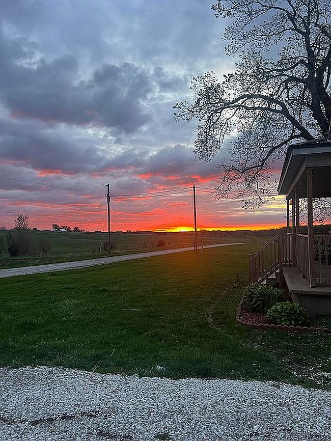 Photo of 1035 E County Road 750 N, Warsaw, IL