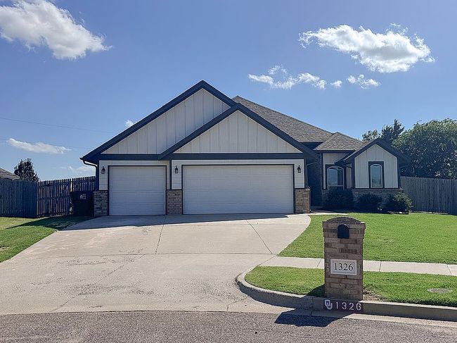 1326 Pebble Pond Dr, Norman, OK