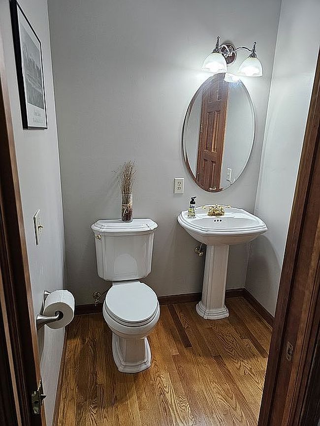 Photo of 7417 Steeplechase Ct, Saline, MI