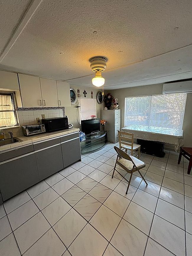 Image of 2980 Nw 79th St #9