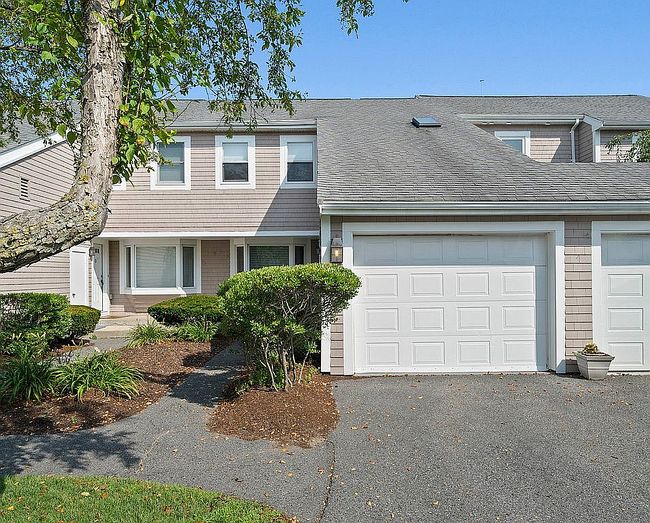 Photo of 11 Brigantine Ln, Quincy, MA