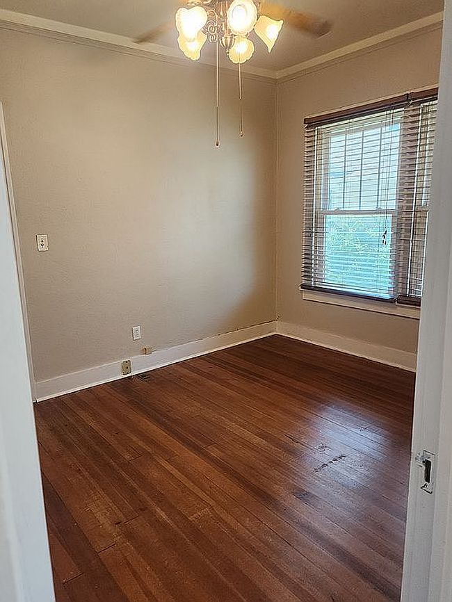 Photo of 402 W 9th St, La Crosse, KS
