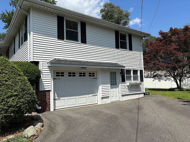 Photo of 9 Hancock St, Milford, MA